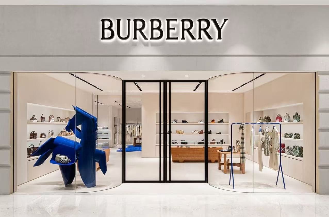 BURBERRY展示柜